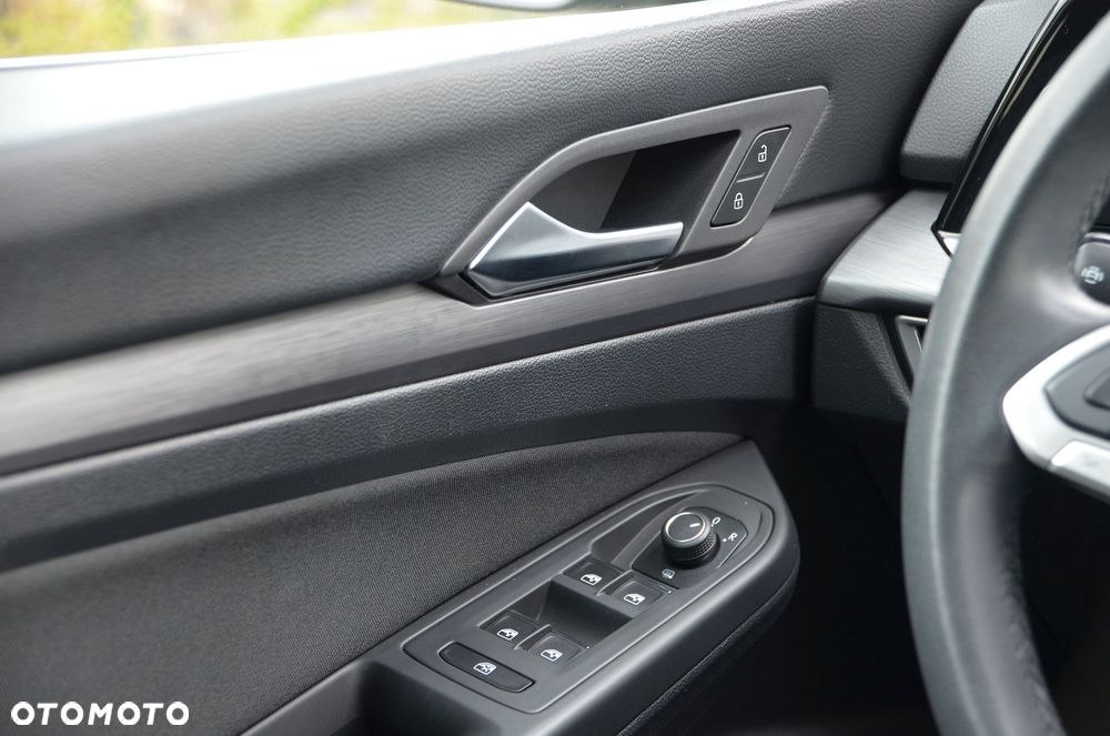 Volkswagen Golf 1.5 eTSI EVO Style DSG - 23