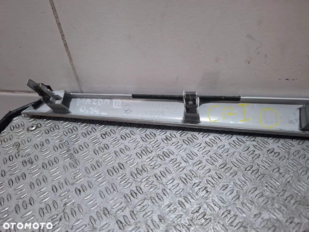 Listwa dekor deski kratek nawiewu Mazda 3 2014 rok nr BHN155256 - 2