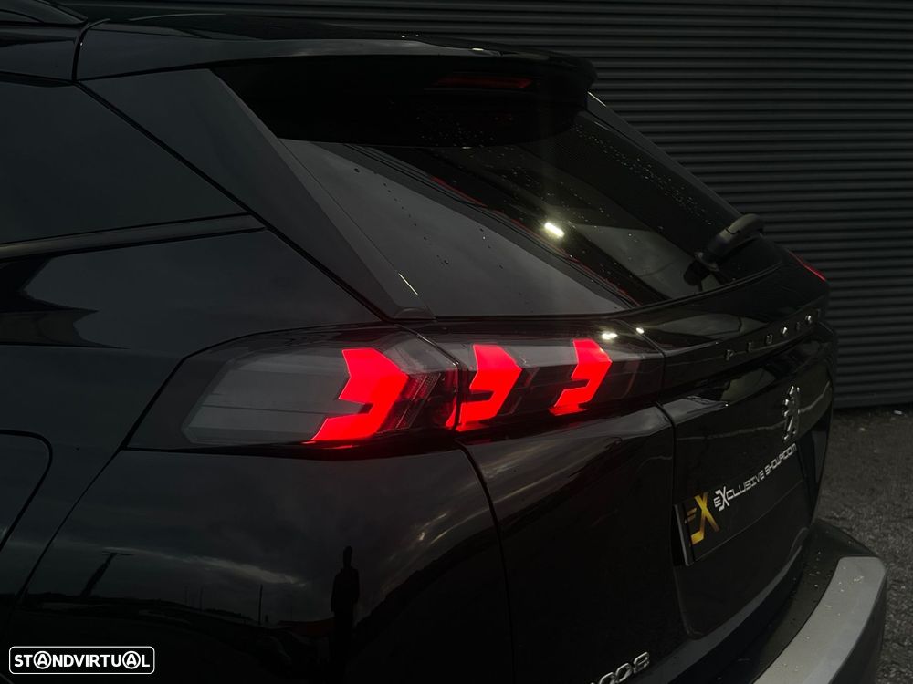 Peugeot 2008 1.2 PureTech Allure - 6