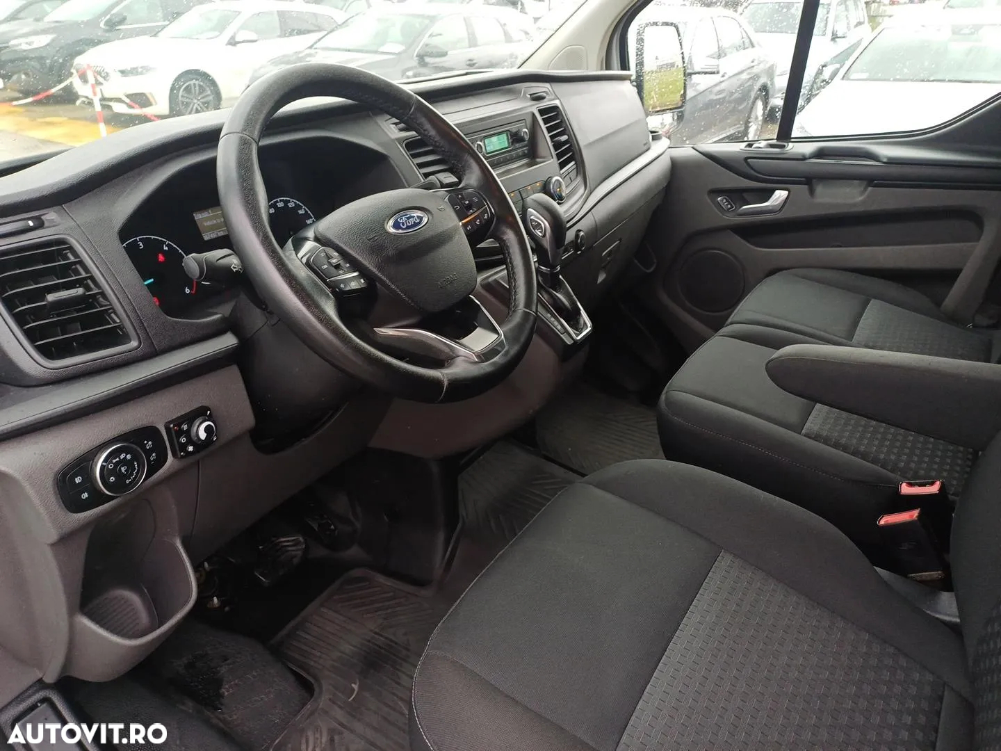 Ford TRANSIT CUSTOM - 11