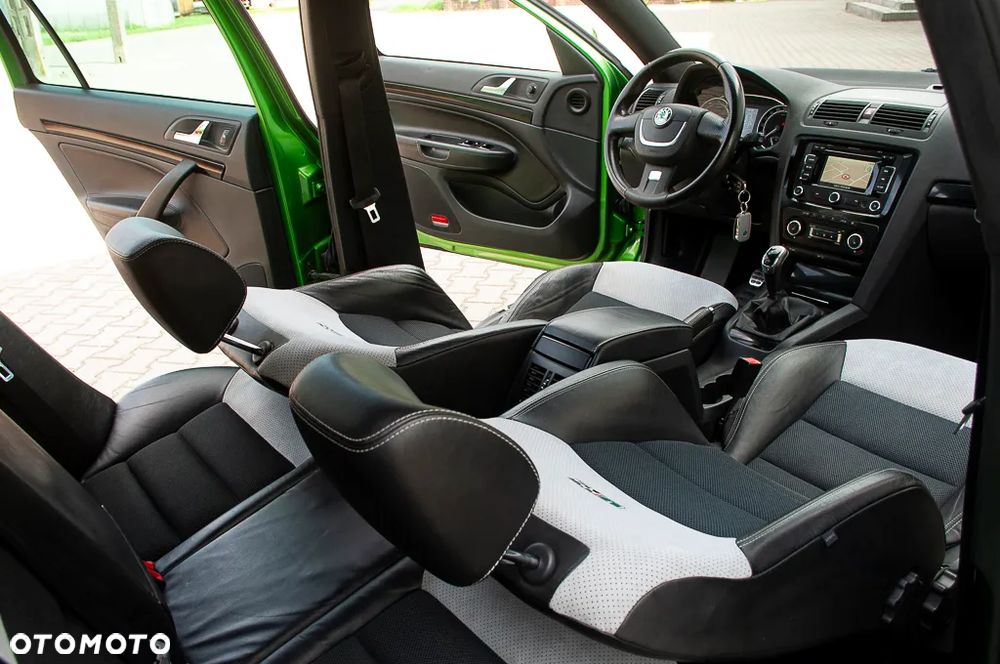 Skoda Octavia 2.0 TSI RS - 23