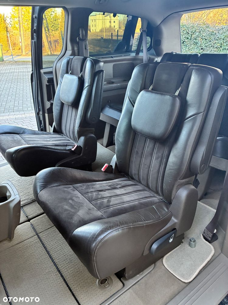 Lancia Voyager 2.8CRD Platinum - 33