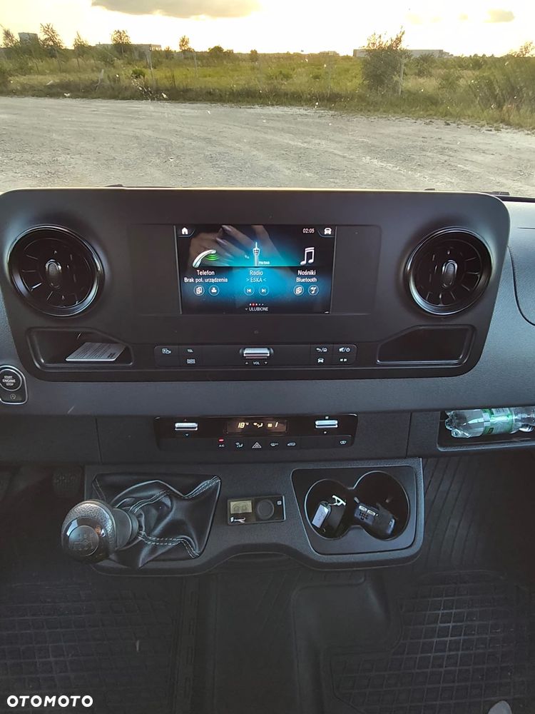 Mercedes-Benz Sprinter - 20