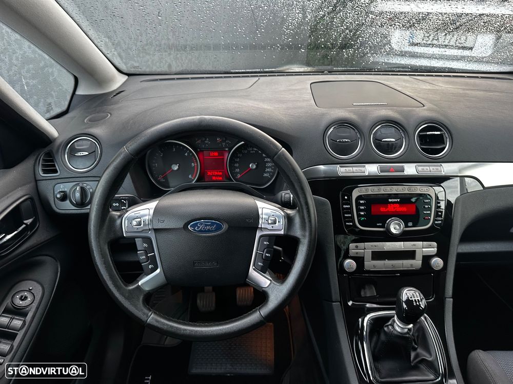 Ford S-Max 2.0 TDCi Titanium 7L - 19