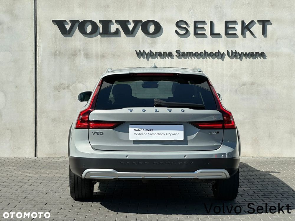 Volvo V90 Cross Country - 14
