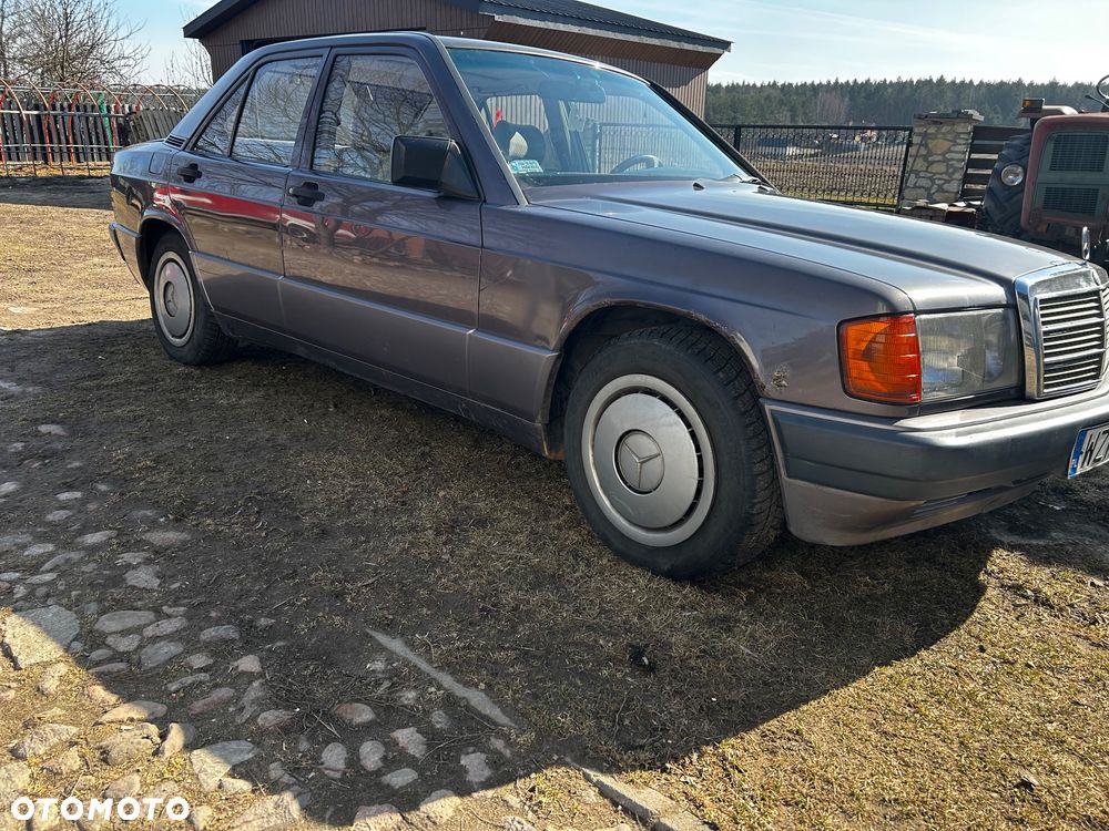 Mercedes-Benz W201 (190) - 5