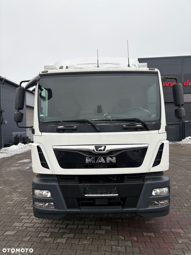 MAN TGM 15.250 / CHŁODNIA CARRIER / DZIELONA KOMORA / DMC 16.000kg / 385.000km przebiegu / WINDA / EURO 6 - 9