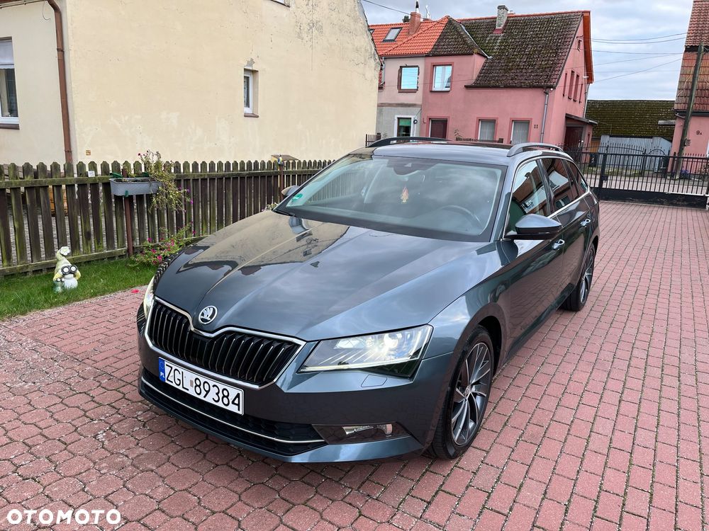 Skoda Superb Combi 2.0 TDI DSG Ambition - 8