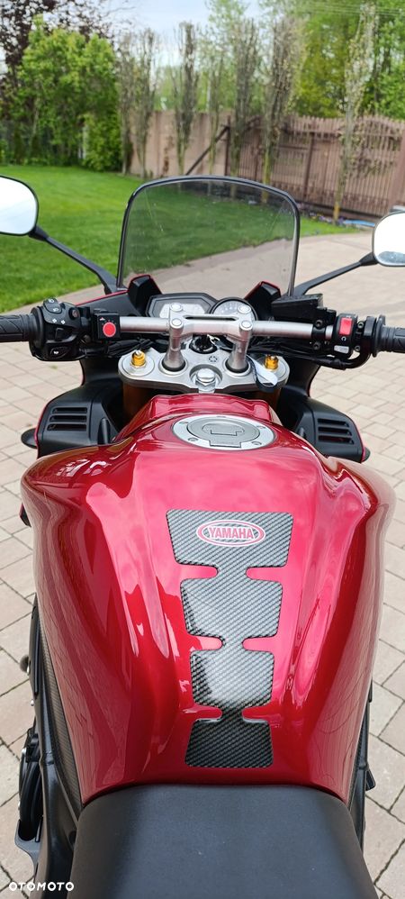 Yamaha FZ - 11
