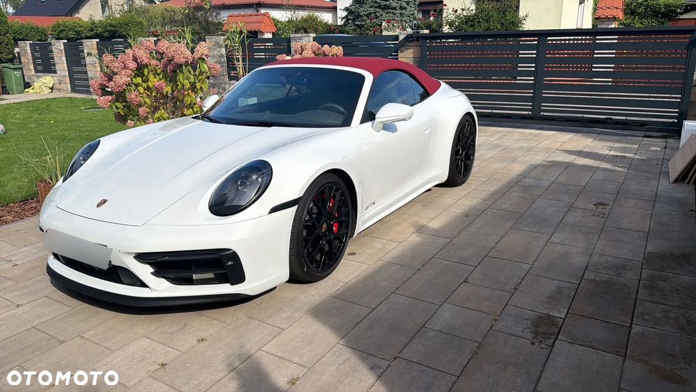 Porsche 911 Carrera 4 GTS - 3