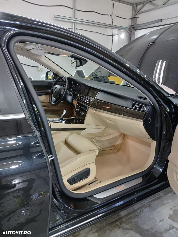 BMW Seria 7 750Ld xDrive - 11