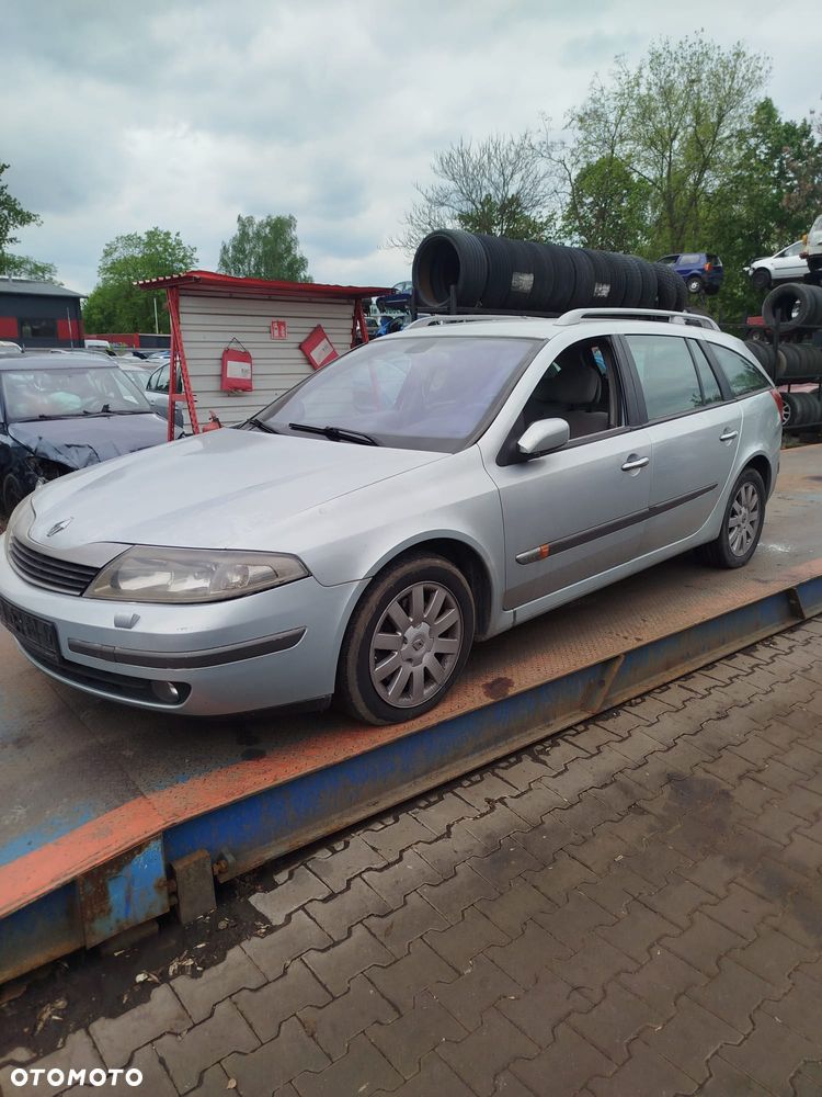 Renault Laguna 2 na części. - 3