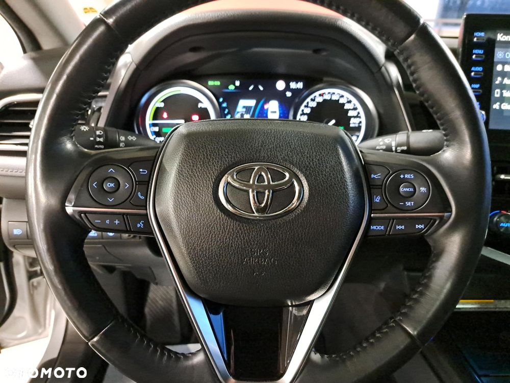 Toyota Camry 2.5 Hybrid Executive CVT - 32