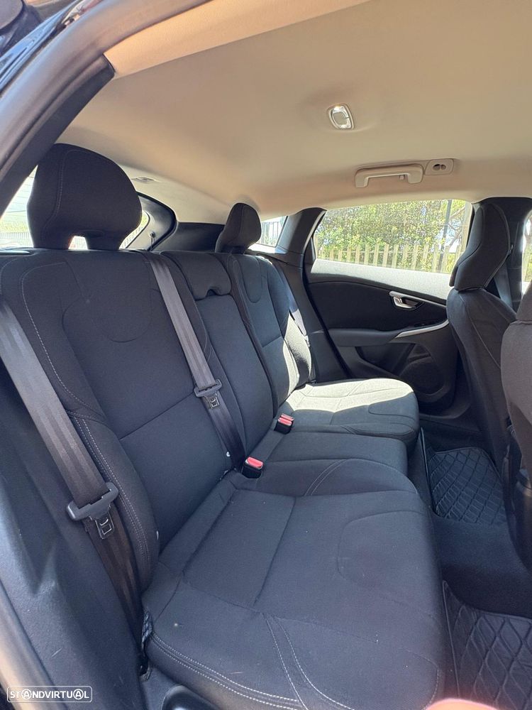 Volvo V40 2.0 D2 Kinetic - 9