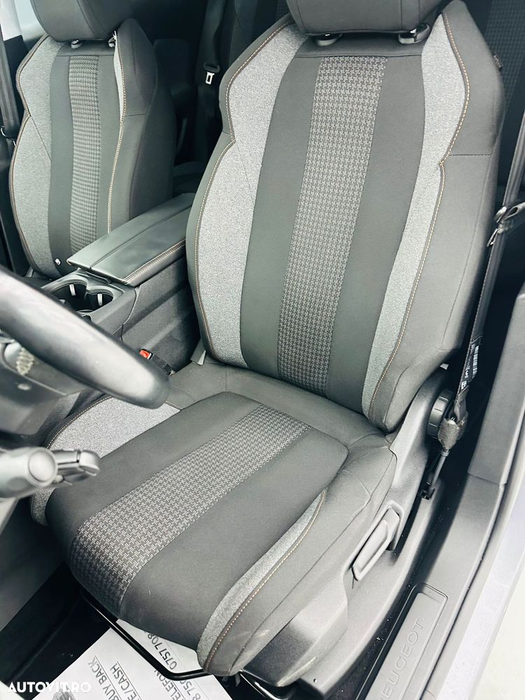 Peugeot 3008 1.2 PureTech Turbo S&S Active - 14