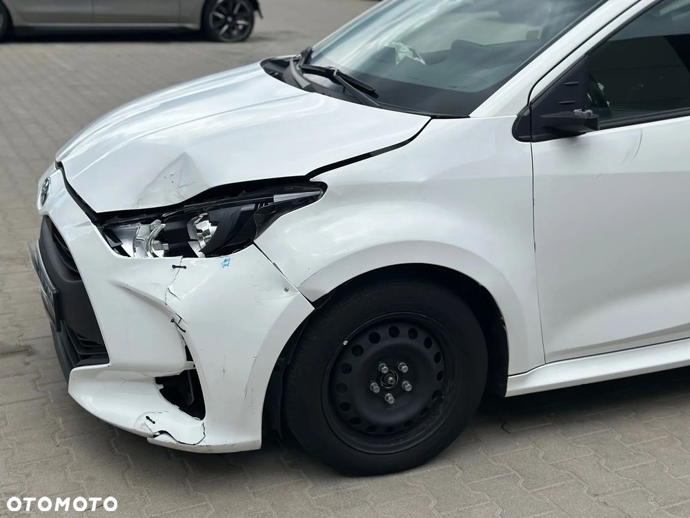 Toyota Yaris - 4