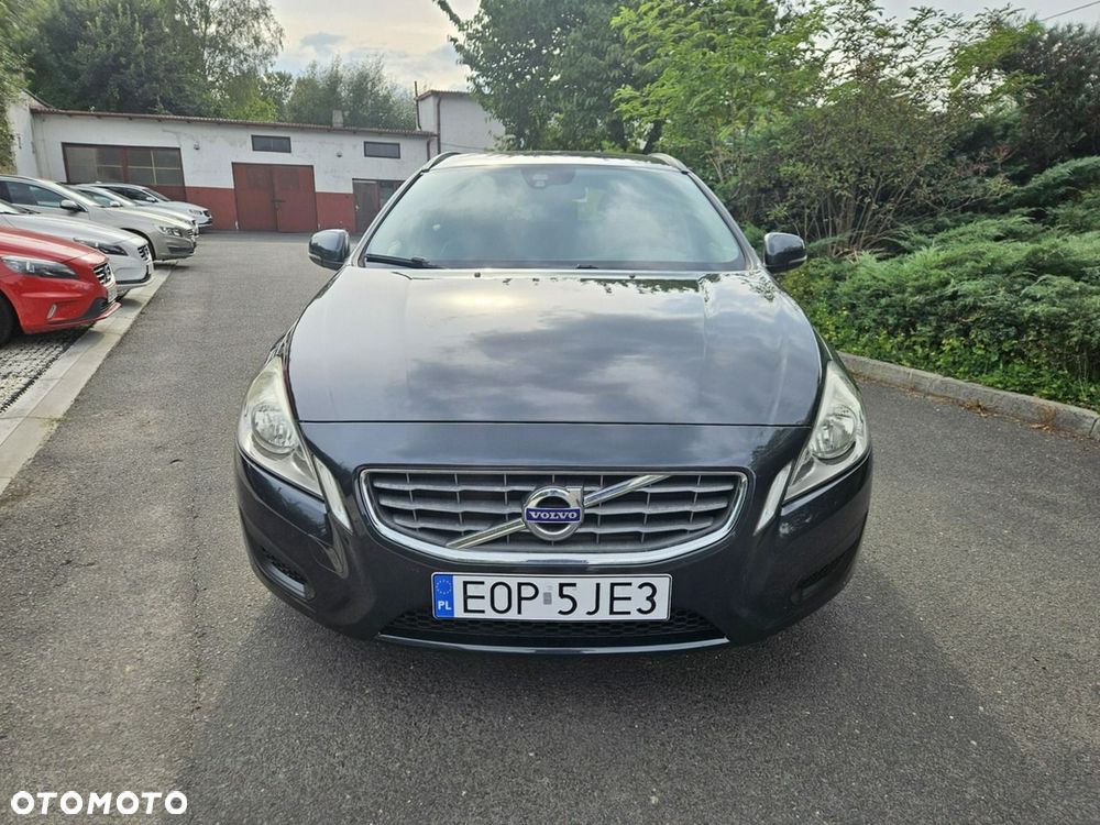 Volvo V60 D4 Geartronic Momentum - 25