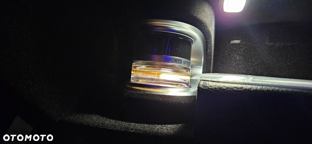 Mercedes-Benz Klasa E 300 PHEV Exclusive 9G-Tronic - 36