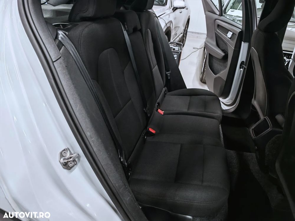 Volvo XC 40 T2 AT8 Momentum - 27