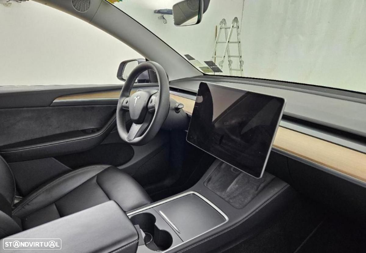 Tesla Model Y Long Range Dual Motor AWD - 4
