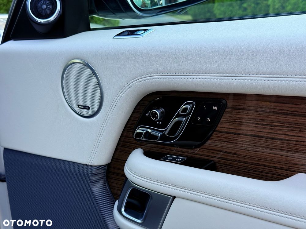 Land Rover Range Rover D300 Vogue - 19