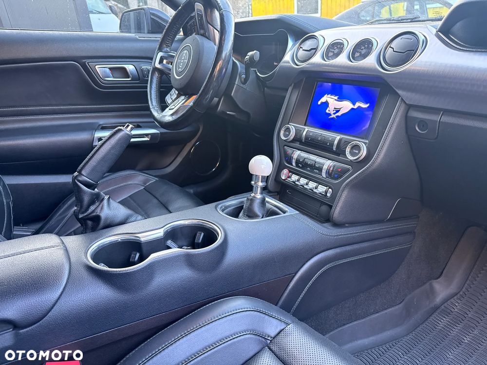 Ford Mustang - 21