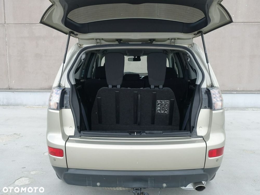 Mitsubishi Outlander 2.4 4WD Inform - 28
