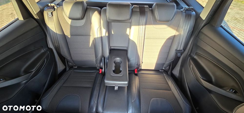 Ford Kuga 2.0 TDCi FWD Titanium - 12