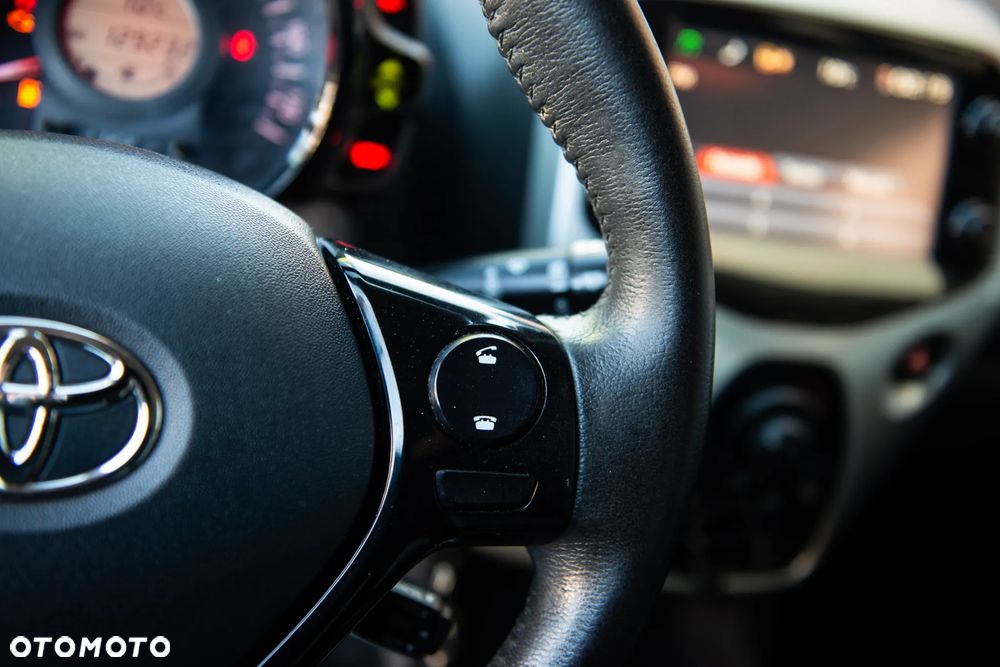 Toyota Aygo x-play Eco - 19