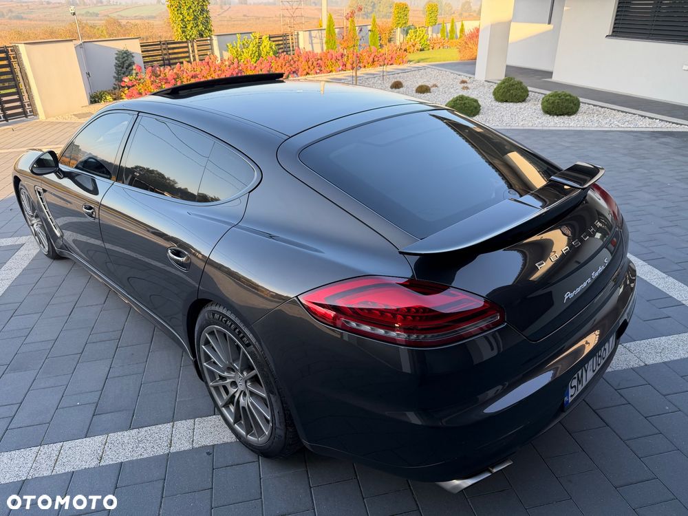 Porsche Panamera Turbo Executive - 10