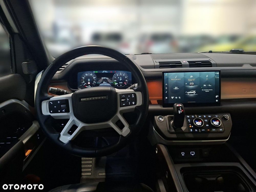 Land Rover Defender - 14