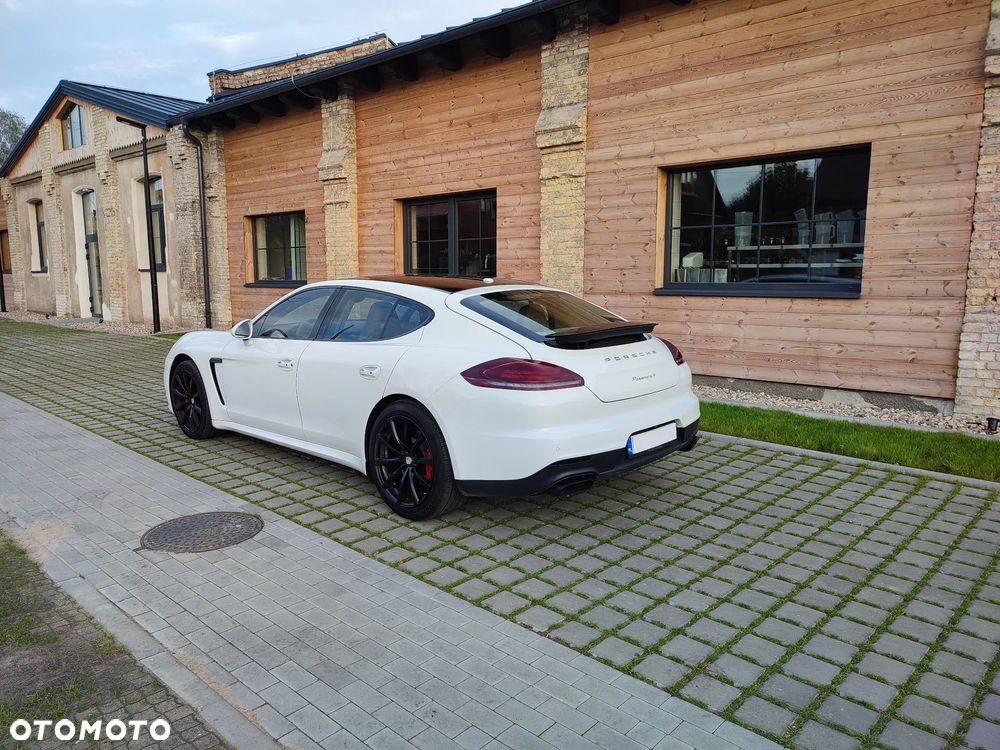 Porsche Panamera 4 PDK Edition - 34