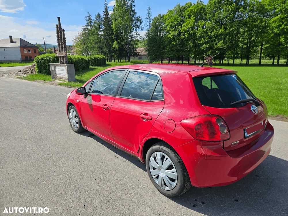 Toyota Auris 1.4 D-4D Luna - 2