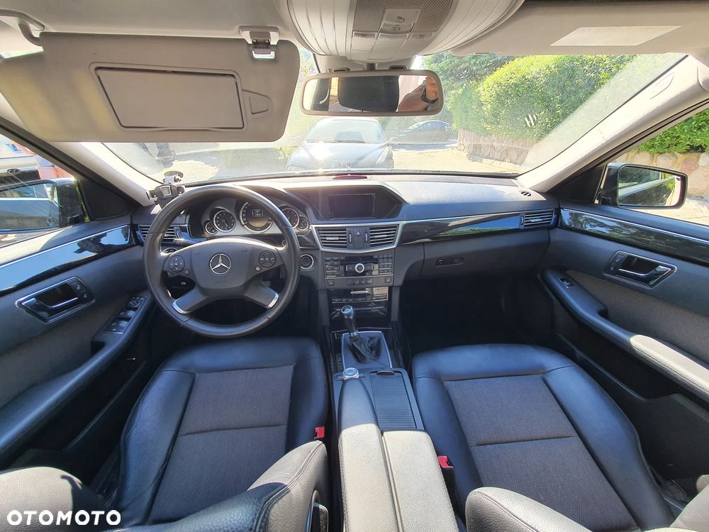 Mercedes-Benz Klasa E 200 CGI BlueEFFICIENCY Avantgarde - 7