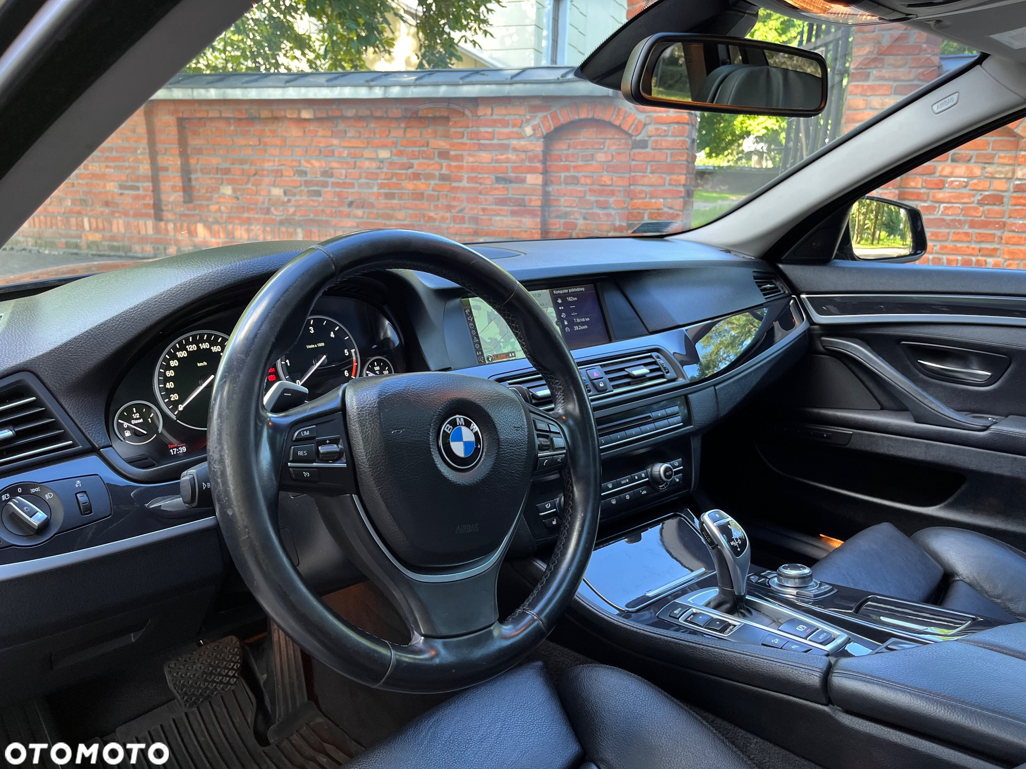BMW Seria 5 525d Touring - 14