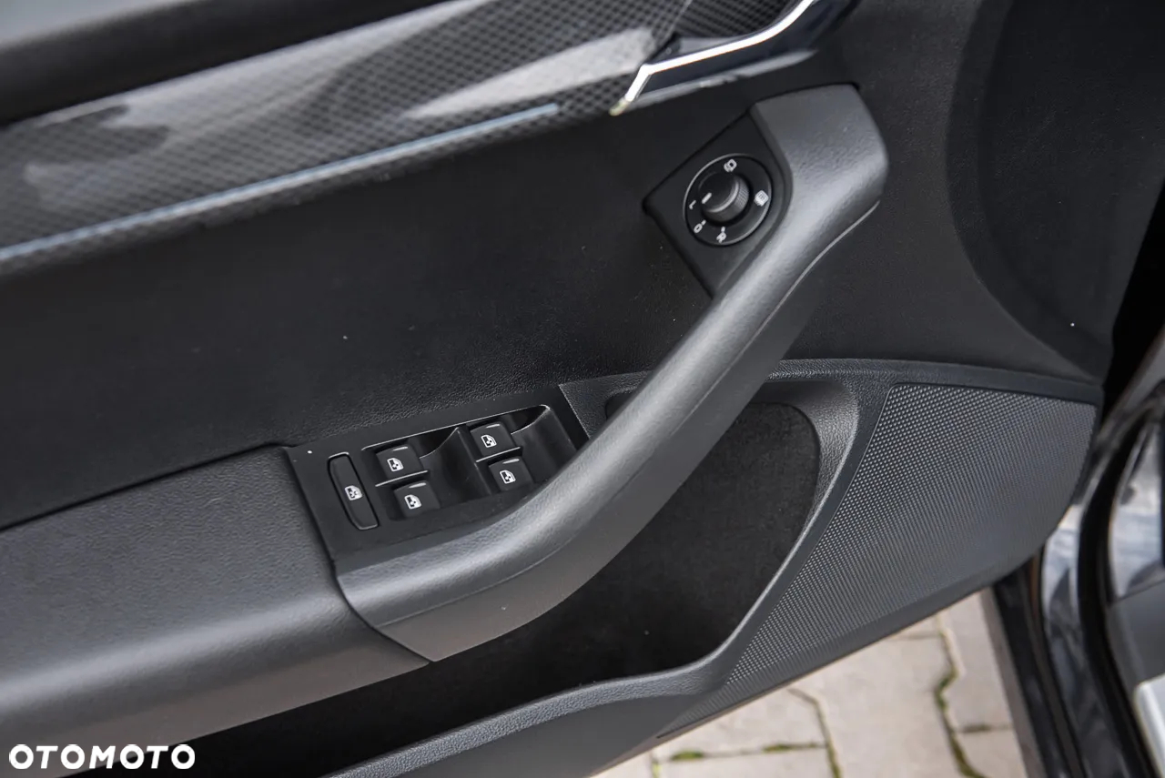 Skoda Octavia Combi 2.0 TDI 4x4 DSG RS - 21