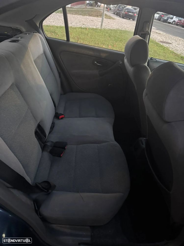 Honda Civic 1.4i - 6