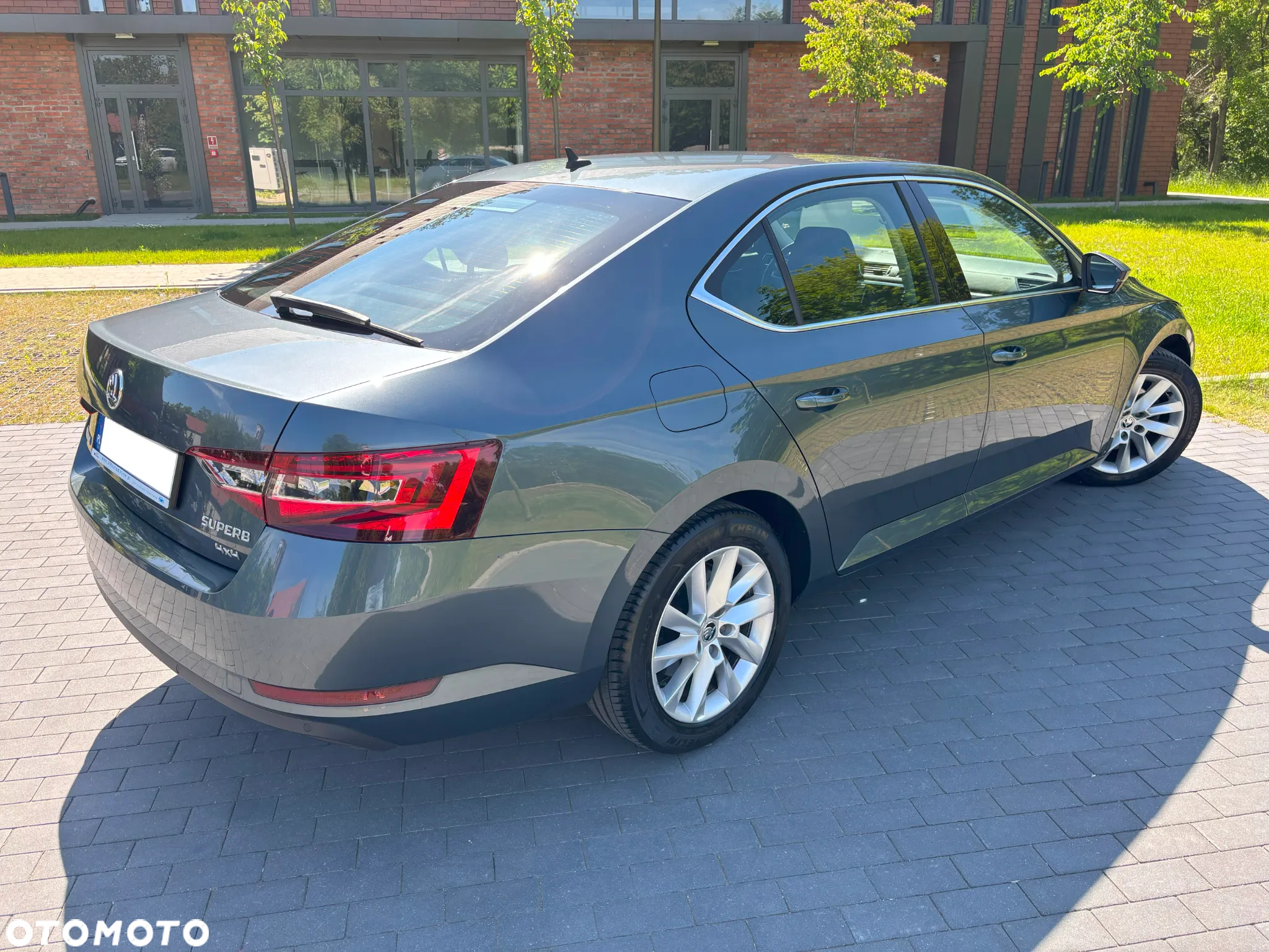 Skoda Superb 2.0 TDI 4x4 Style DSG - 8