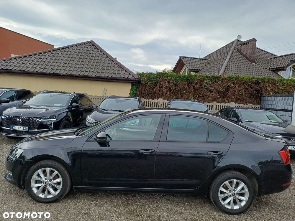 Skoda Octavia 1.6 TDI DSG Clever - 3