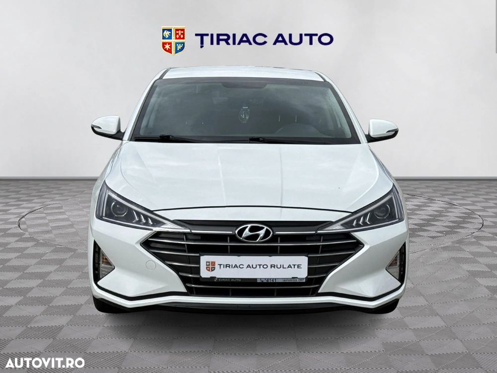 Hyundai Elantra - 9