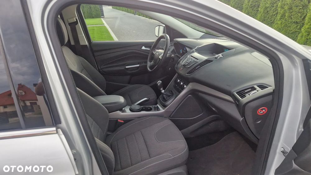 Ford Kuga 1.6 EcoBoost 2x4 Titanium - 8
