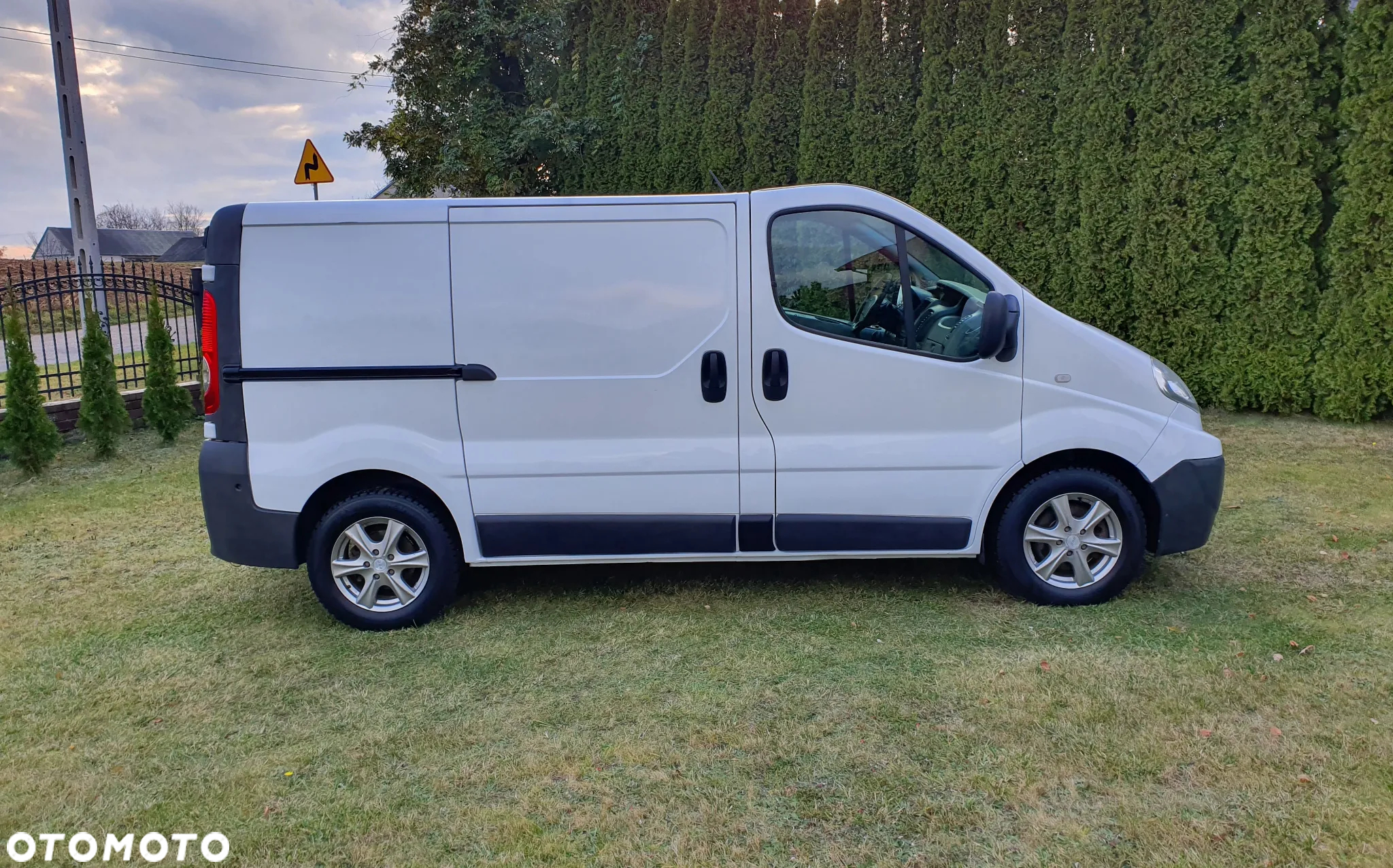 Renault Trafic - 8