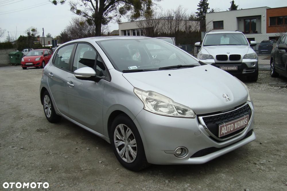 Peugeot 208 - 3