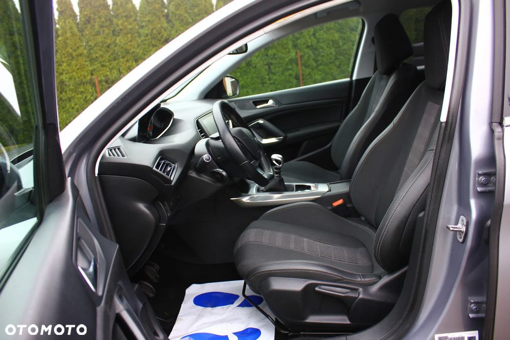 Peugeot 308 BlueHDi FAP 130 Stop & Start Allure - 22