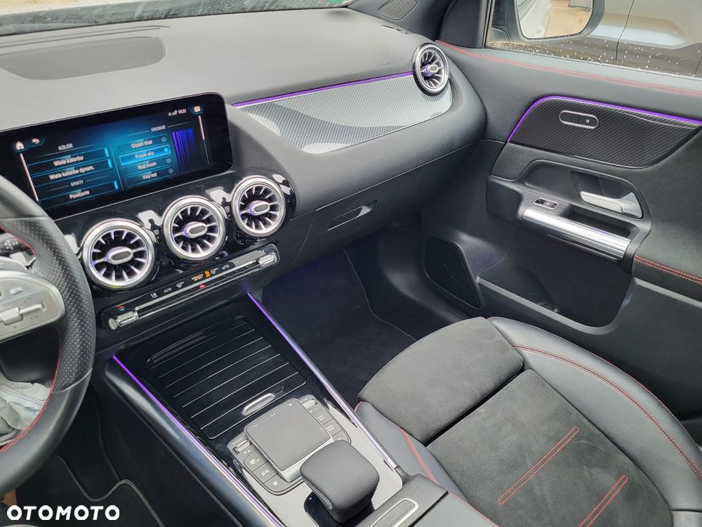 Mercedes-Benz GLA 220 d 4Matic 8G-DCT AMG Line - 29