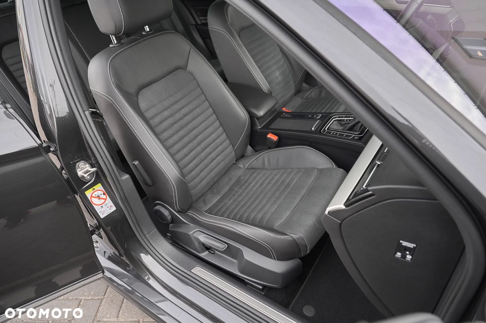 Volkswagen Passat - 30