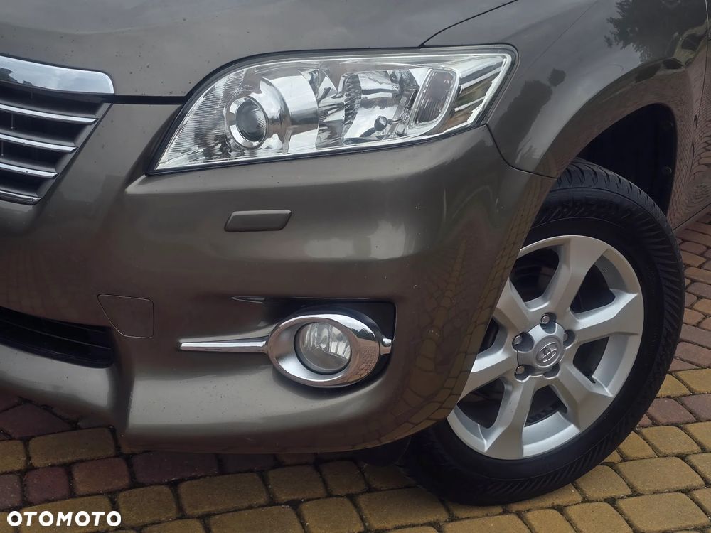 Toyota RAV4 2.0 VVT-i Premium - 37
