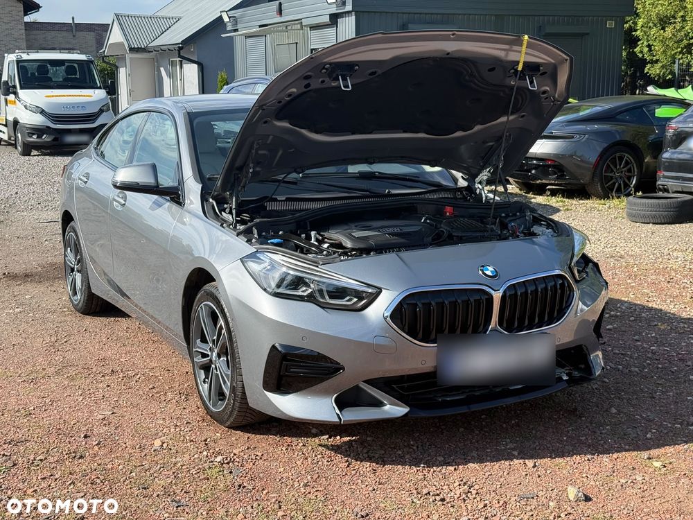 BMW Seria 2 218i - 5
