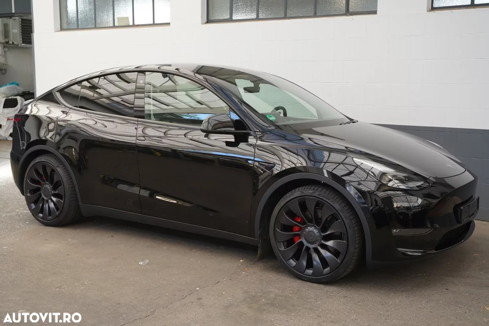 Tesla Model Y Performance Dual Motor AWD - 5