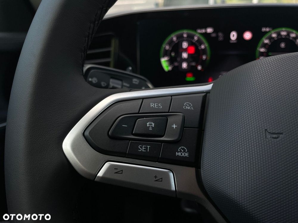 Volkswagen Passat - 16